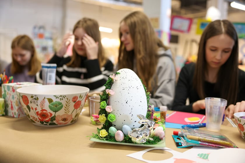 Przedświąteczne Paczki Dobrych Relacji. Wrocław, hala Grafit, 22.03.2024