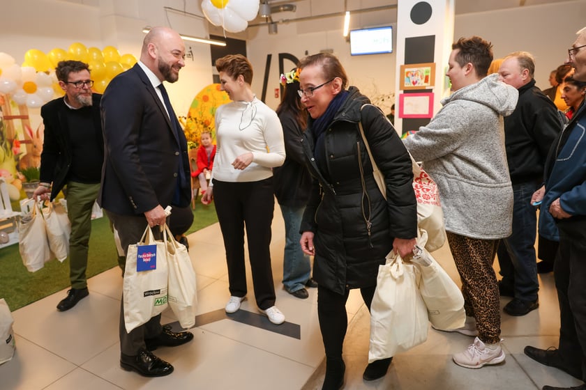 Przedświąteczne Paczki Dobrych Relacji. Wrocław, hala Grafit, 22.03.2024