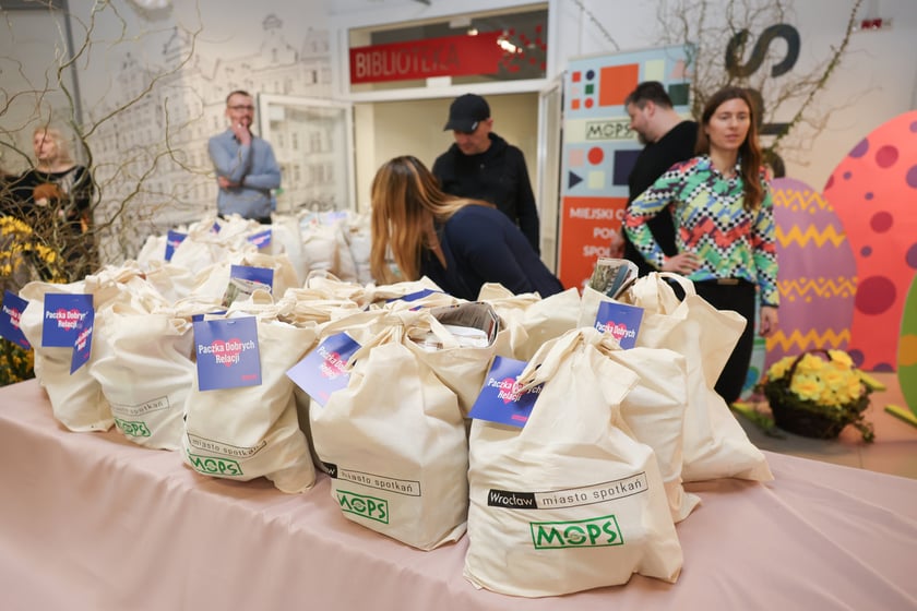 Przedświąteczne Paczki Dobrych Relacji. Wrocław, hala Grafit, 22.03.2024