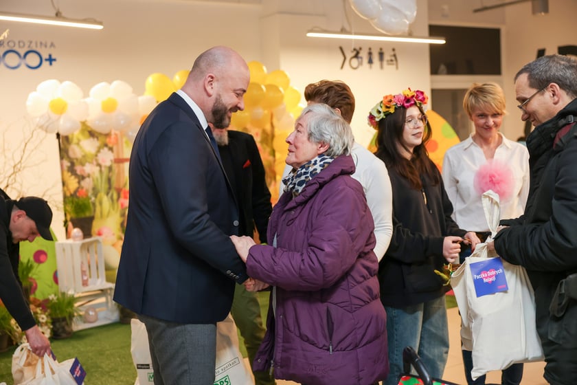 Przedświąteczne Paczki Dobrych Relacji. Wrocław, hala Grafit, 22.03.2024