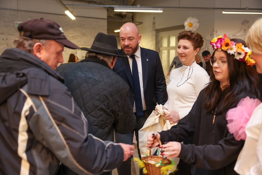 Przedświąteczne Paczki Dobrych Relacji. Wrocław, hala Grafit, 22.03.2024