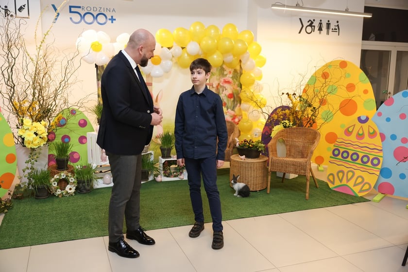 Przedświąteczne Paczki Dobrych Relacji. Wrocław, hala Grafit, 22.03.2024
