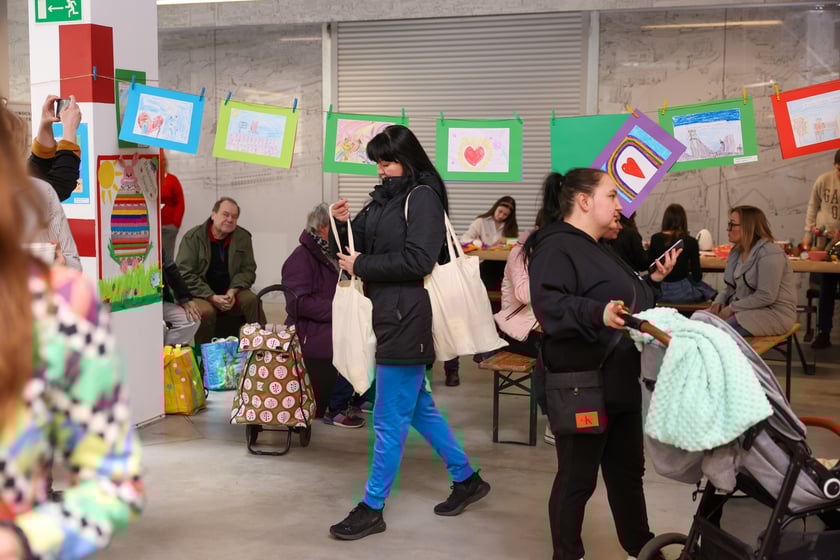 Przedświąteczne Paczki Dobrych Relacji. Wrocław, hala Grafit, 22.03.2024