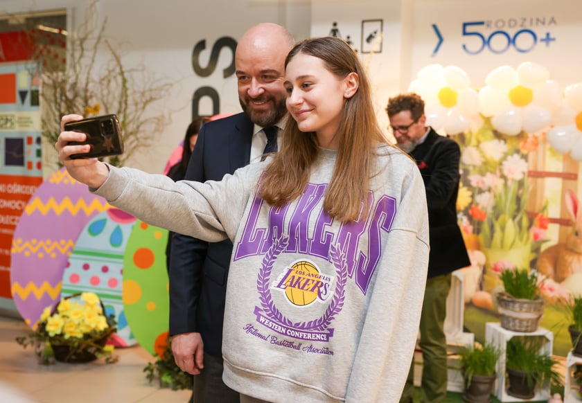 Przedświąteczne Paczki Dobrych Relacji. Wrocław, hala Grafit, 22.03.2024