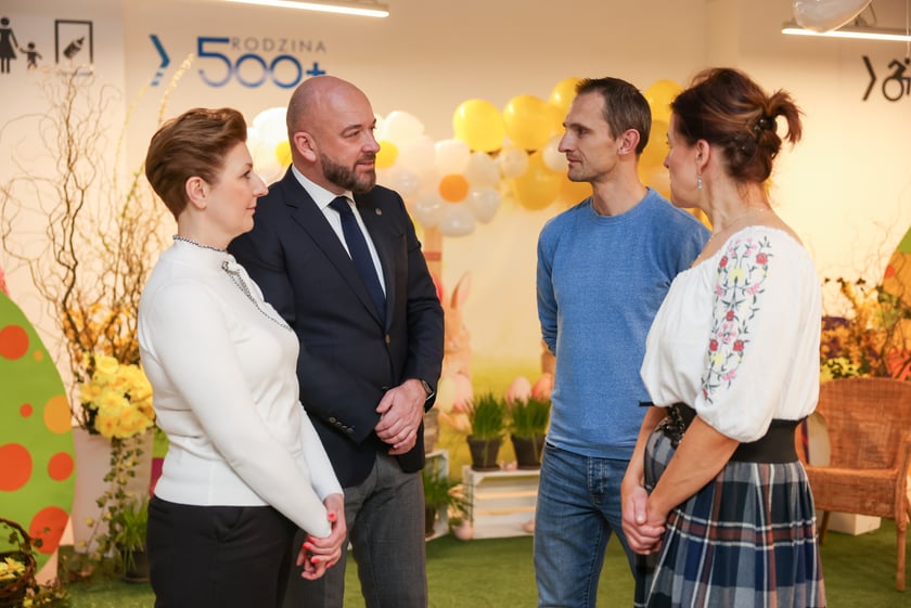 Przedświąteczne Paczki Dobrych Relacji. Wrocław, hala Grafit, 22.03.2024
