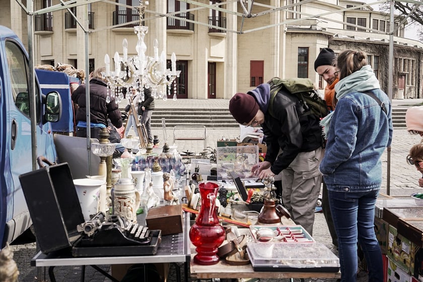 Giełda staroci pod Iglicą - niedziela 23 marca