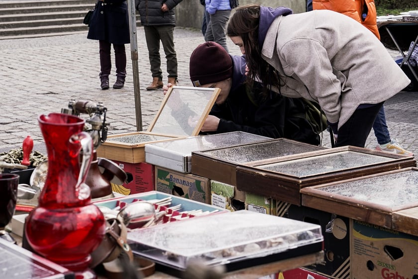 Giełda staroci pod Iglicą - niedziela 23 marca