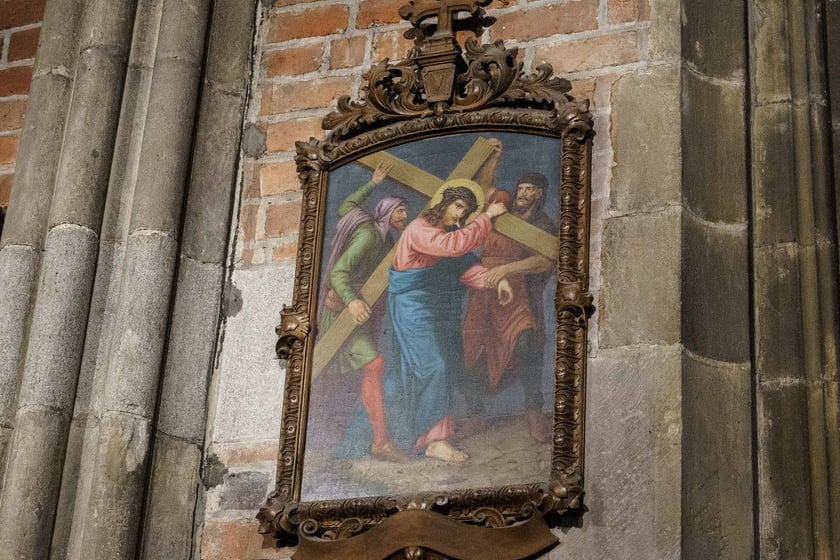 Przygotowania do świąt wielkanocnych w katedrze we Wrocławiu