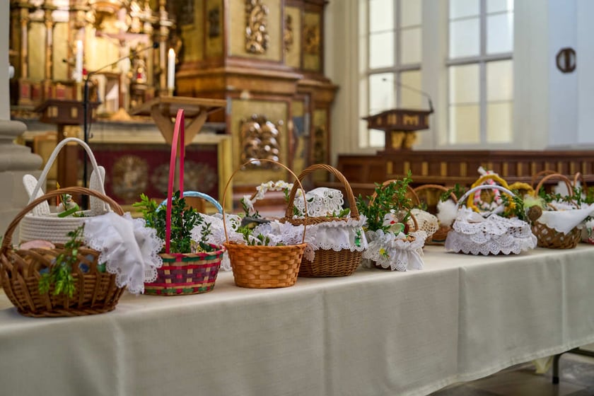 Swięcenie pokarmów w kościołach we Wrocławiu