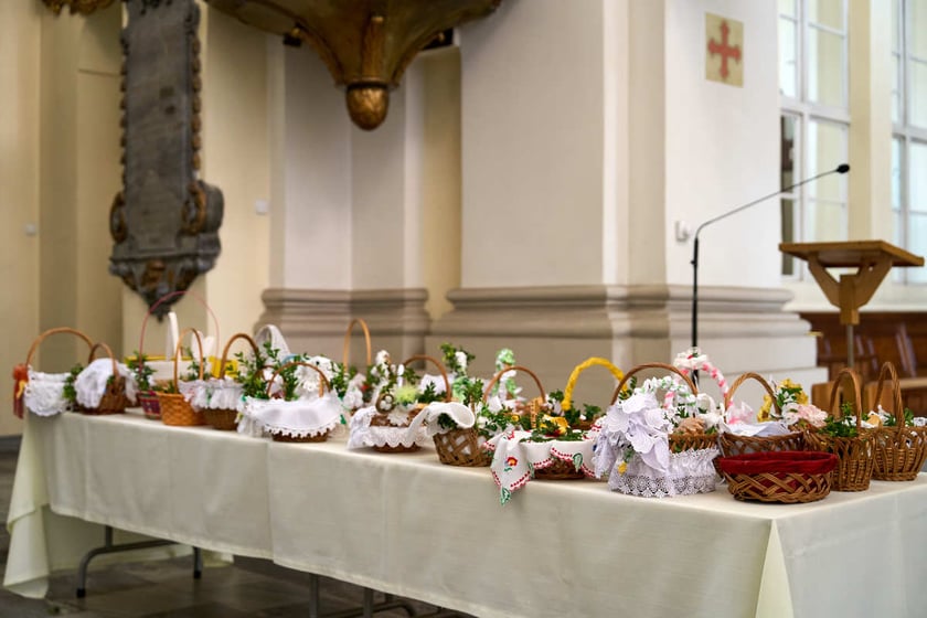 Swięcenie pokarmów w kościołach we Wrocławiu