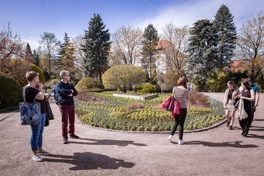 Wrocławski ogr&oacute;d botaniczny otwarty. Można go odwiedzać od 1 kwietnia do końca października.