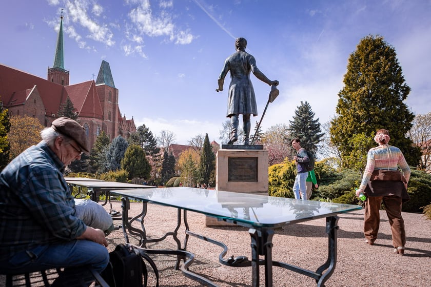 Wrocławski ogr&oacute;d botaniczny otwarty. Można go odwiedzać od 1 kwietnia do końca października.