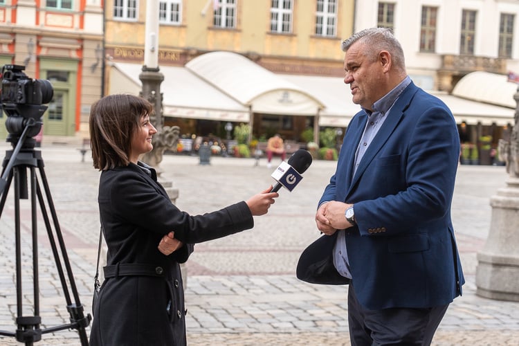 Konferencja prasowa dotycząca rewolucji w komunikacji aglomeracyjnej oraz  Karty Seniora Aglomeracji Wrocławskiej