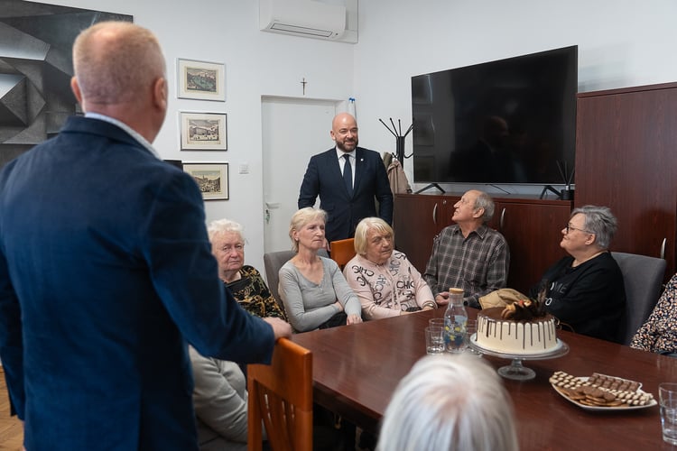 Lokatorzy dawnych mieszkań zakładowych podczas spotkania w Urzędzie Miejskim we Wrocławiu