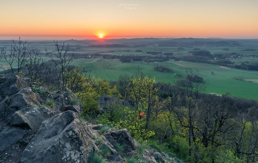 Kraina Wygasłych Wulkan&oacute;w. Widok z Ostrzycy