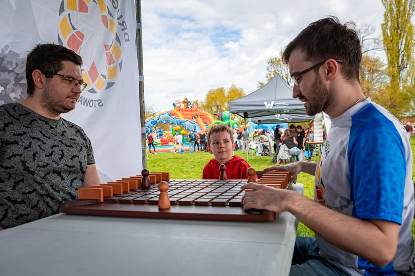 Piknik w parku na Niskich Łąkach i wiosenna edycja akcji WROśnij we WROcław&nbsp;&nbsp;