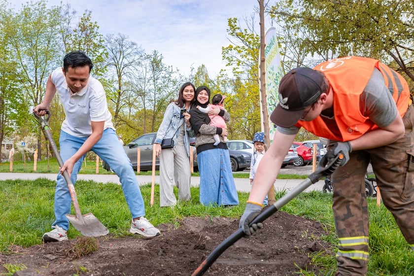 Piknik w parku na Niskich Łąkach i wiosenna edycja akcji WROśnij we WROcław&nbsp;&nbsp;
