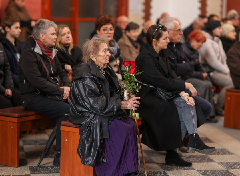 Pogrzeb Wiesławy Różewicz na cmentarzu Grabiszyńskim, 19 kwietnia 2024 roku