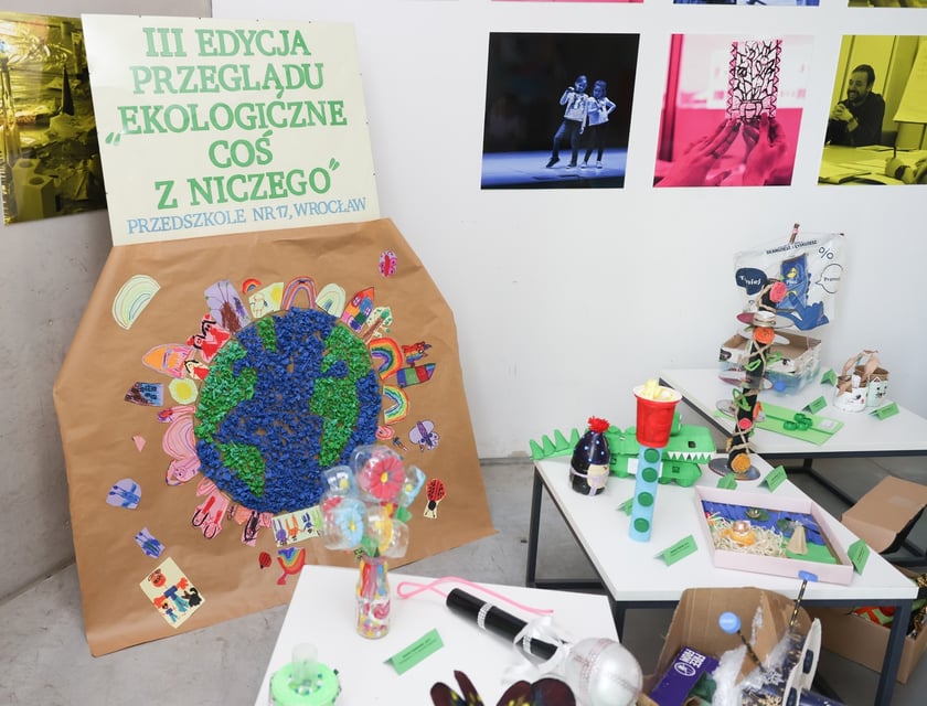 Międzyprzedszkolny przegląd plastyczno-techniczny „Ekologiczne coś z niczego”