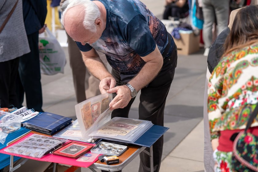 Pchli targ przy Centrum Historii Zjezdnia we Wrocławiu