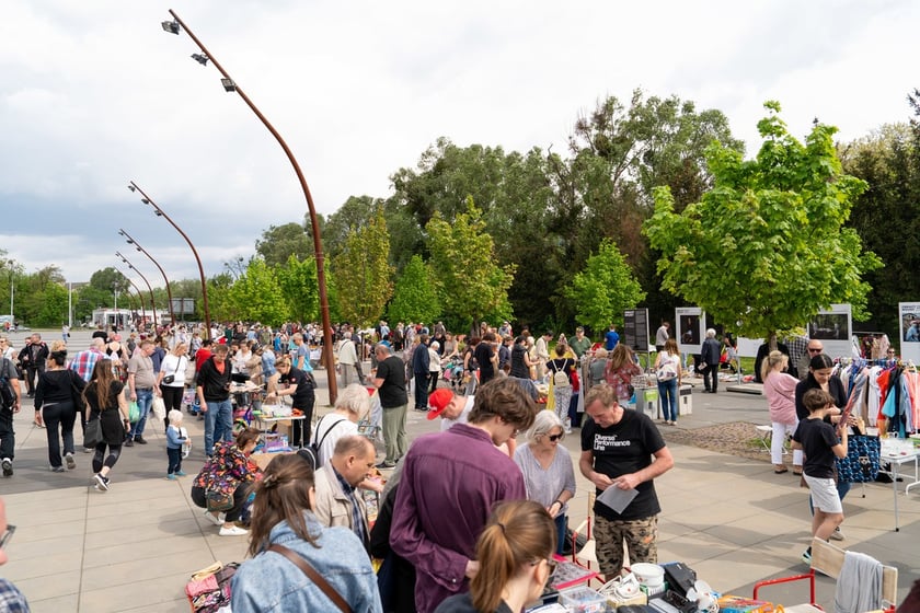 Pchli targ przy Centrum Historii Zjezdnia we Wrocławiu