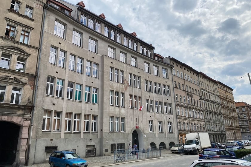 Budynek liceum przy ul. Świstackiego