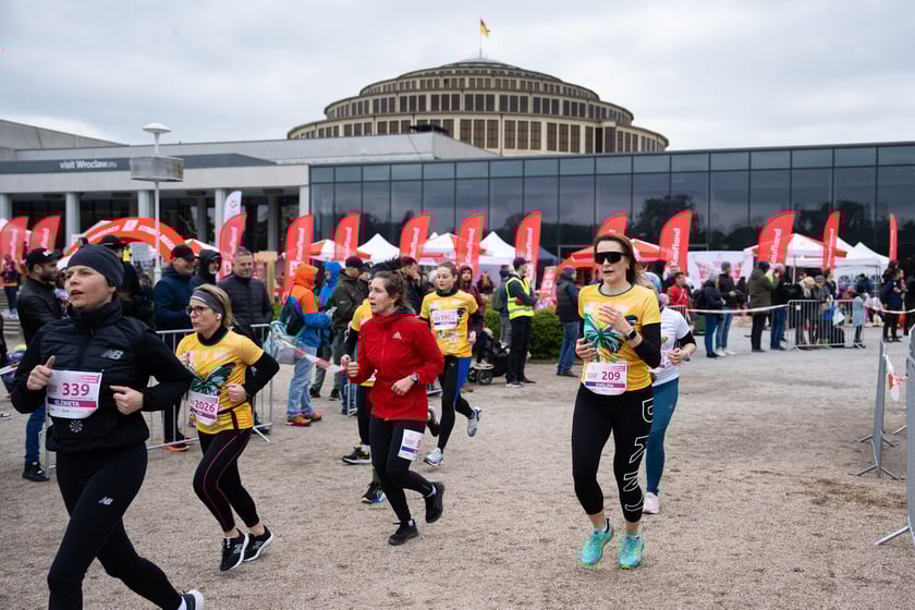 Wiosenna edycja Biegu Kobiet Zawsze Pier(w)si we Wrocławiu