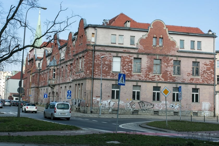 Budynki i obiekty zaprojektowane przez braci Ehrlichów we Wrocławiu. Szpital przy ul. Sudeckiej