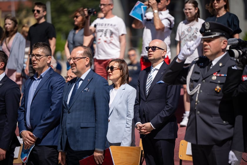 Uroczystości 20-lecia wstąpienia Polski do Unii Europejskiej, przed Urzędem Wojew&oacute;dzkim