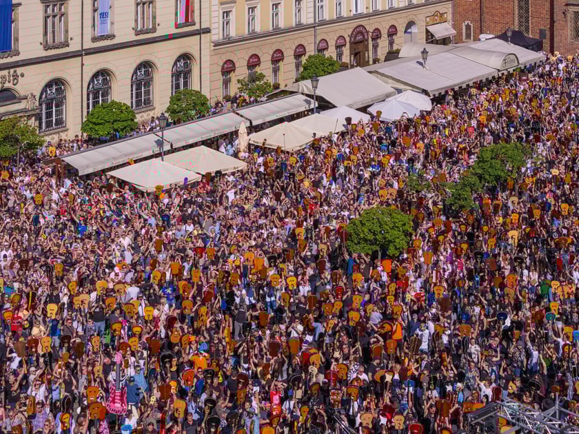 Gitarowy Rekord Świata 2024 we Wrocławiu - zdjęcia z drona
