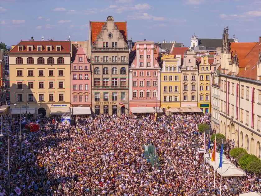 Gitarowy Rekord Świata 2024 we Wrocławiu - zdjęcia z drona