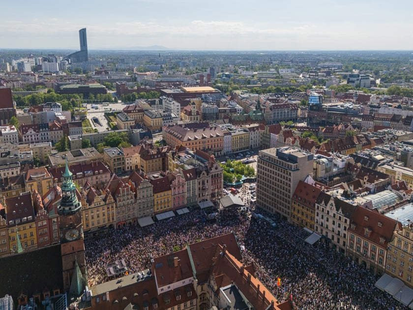Gitarowy Rekord Świata 2024 we Wrocławiu - zdjęcia z drona