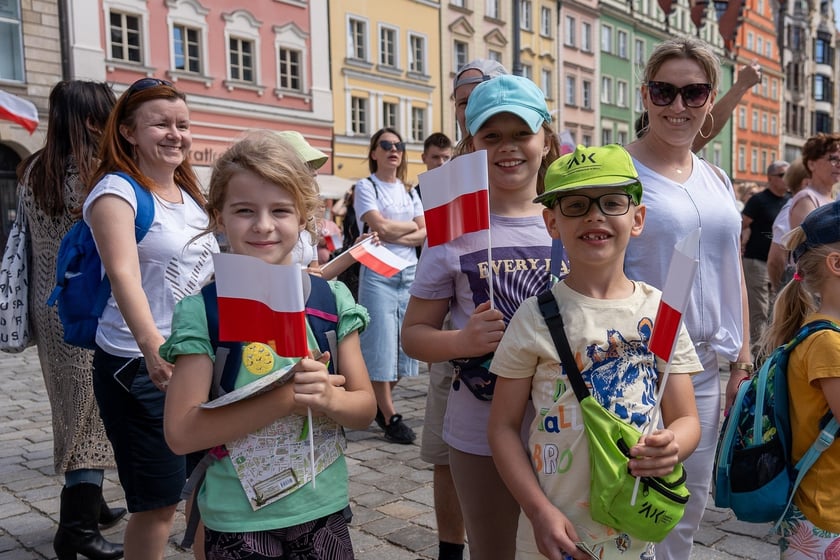Dzień Flagi - świętowanie na wrocławskim Rynku