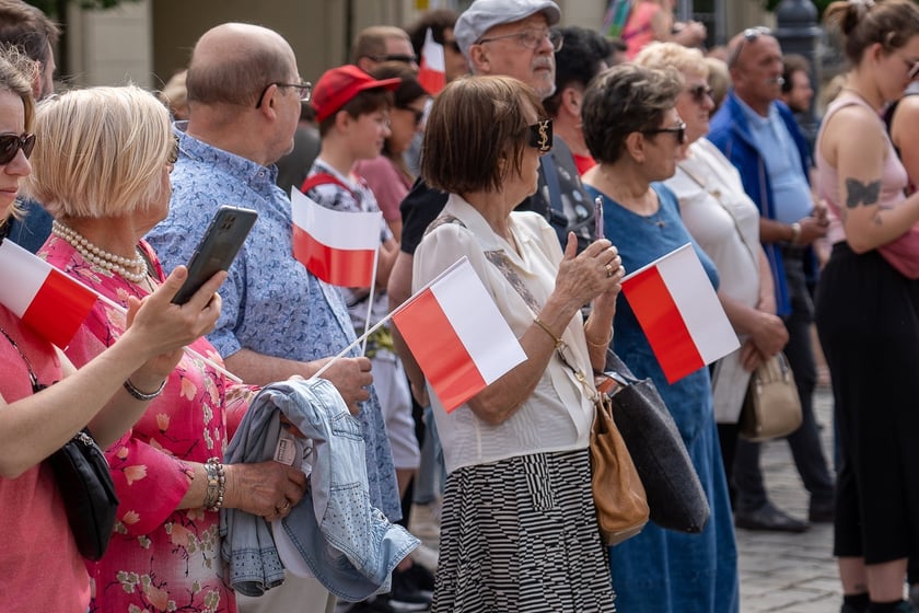 Dzień Flagi - świętowanie na wrocławskim Rynku