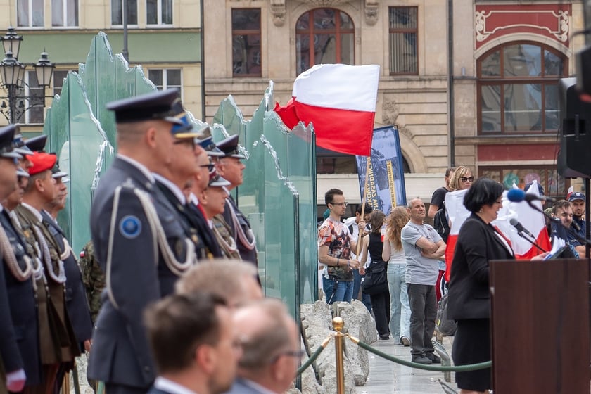 Dzień Flagi - świętowanie na wrocławskim Rynku
