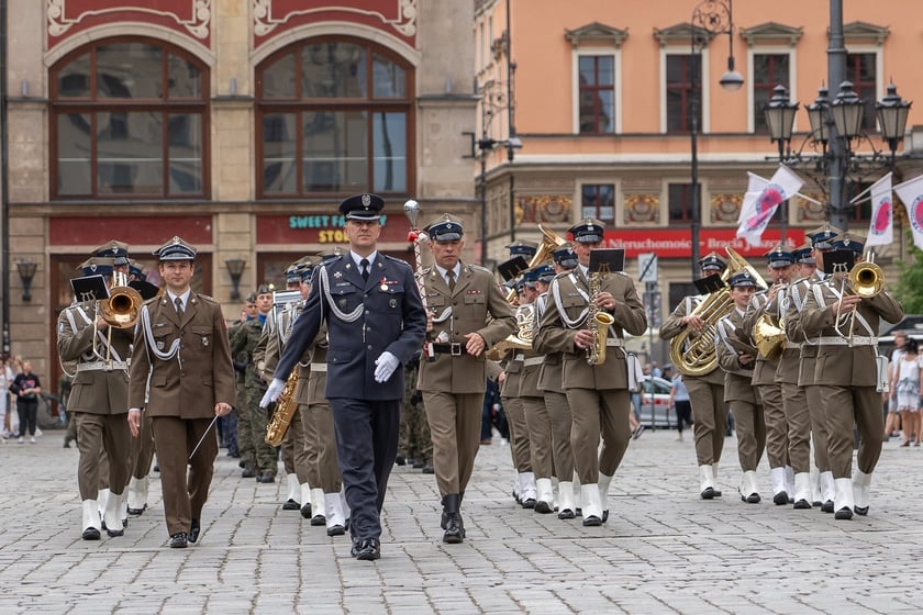 Dzień Flagi - świętowanie na wrocławskim Rynku