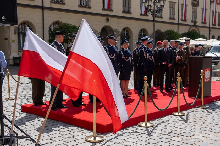 Dzień Flagi - świętowanie na wrocławskim Rynku