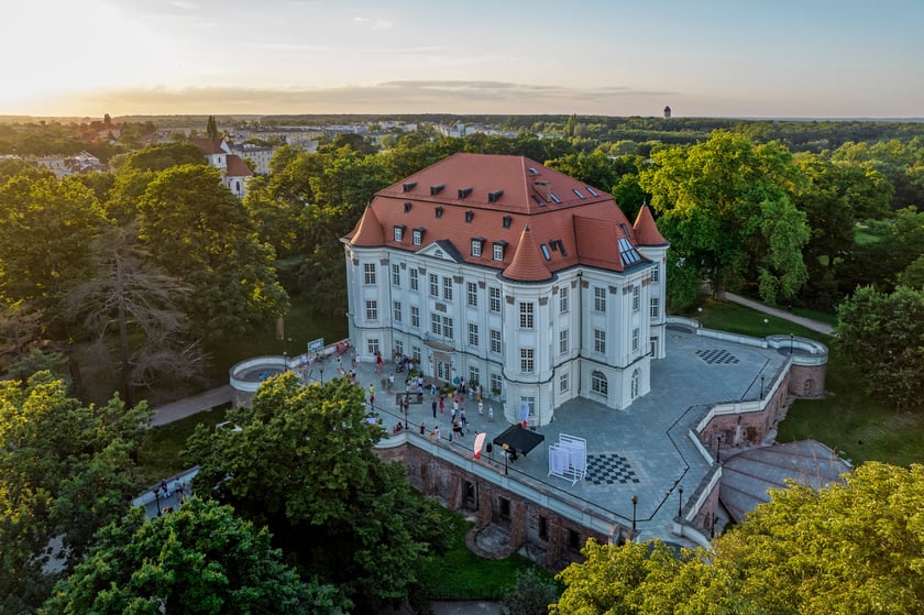 Na zdjęciu widok na Zamek w Leśnicy we Wrocławiu