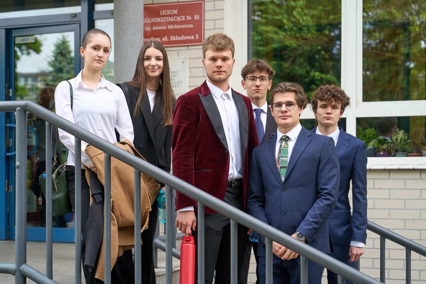 Matura 2024. Maturzyści III LO we Wrocławiu