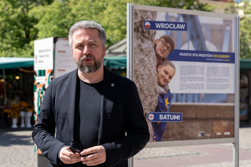Wystawa "Miasto Stu Mostów do Europy"na placu Solnym