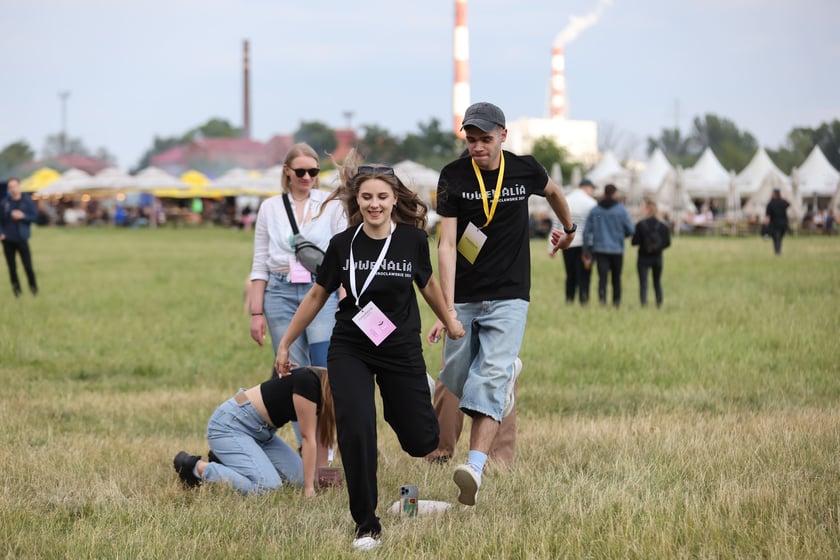 Pierwszy dzień Juwenaliów Wrocławskich 2024 na Polach Osobowickich