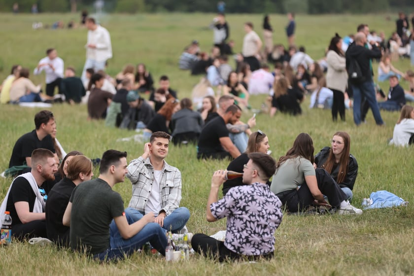 Pierwszy dzień Juwenaliów Wrocławskich 2024 na Polach Osobowickich