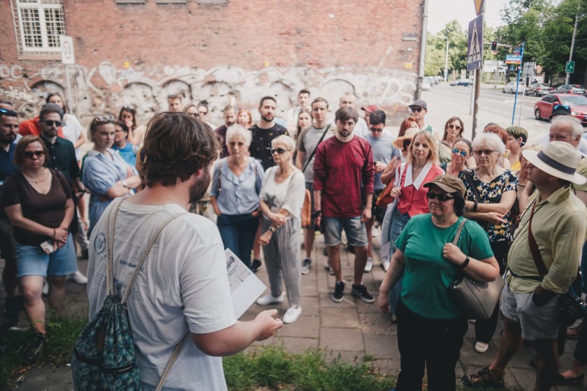 Sąsiedzkie spacery we Wrocławiu, zdjęcie archiwalne