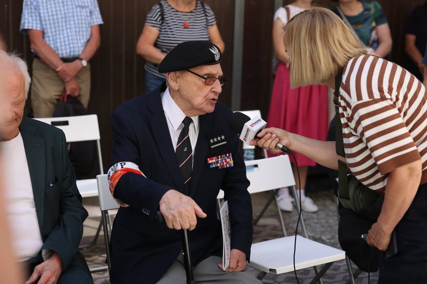 Uroczyste odsłonięcie muralu pamięci WARSZAWIACY - POWSTAŃCY - WROCŁAWIANIE z okazji 80. rocznicy Powstania Warszawskiego.