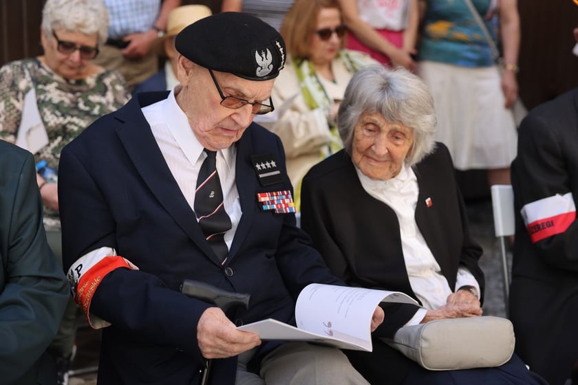 Uroczyste odsłonięcie muralu pamięci WARSZAWIACY - POWSTAŃCY - WROCŁAWIANIE z okazji 80. rocznicy Powstania Warszawskiego.