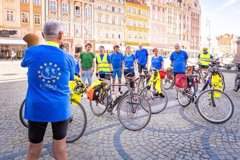 Rowerzyści z&nbsp;Koła Przyjaci&oacute;ł Erlangen-H&ouml;chstadt/Tarnowskie G&oacute;ry (Tarnowitz) e.V. we Wrocławiu