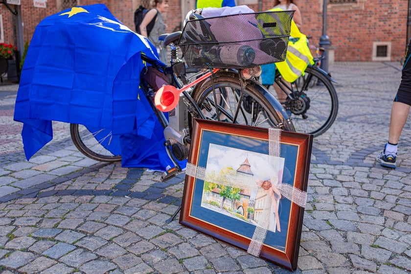 Rowerzyści z&nbsp;Koła Przyjaci&oacute;ł Erlangen-H&ouml;chstadt/Tarnowskie G&oacute;ry (Tarnowitz) e.V. we Wrocławiu