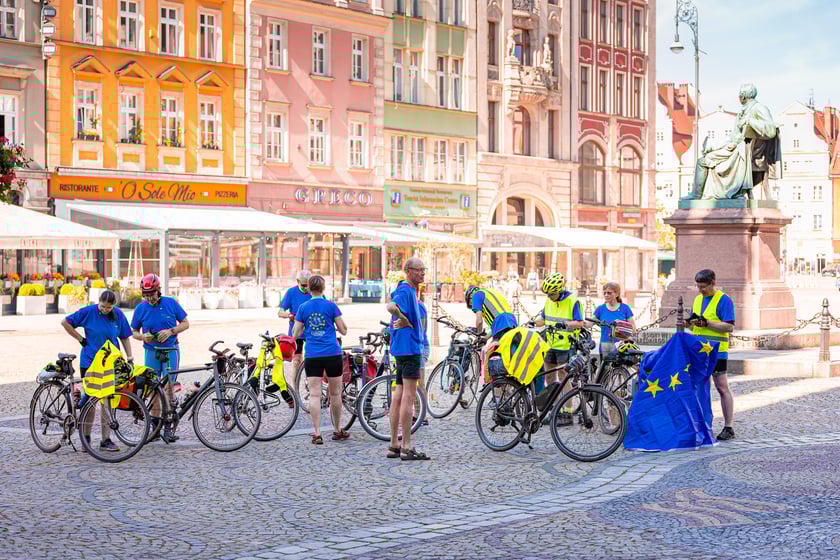 Rowerzyści z&nbsp;Koła Przyjaci&oacute;ł Erlangen-H&ouml;chstadt/Tarnowskie G&oacute;ry (Tarnowitz) e.V. we Wrocławiu