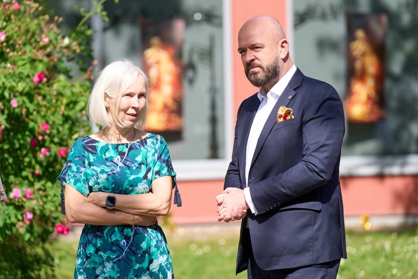 Uroczystość 40-lecia Przedszkola nr 56 &bdquo;Niezapominajka&rdquo; przy ul. Wałbrzyskiej