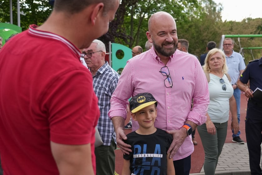 Spotkanie mieszkańców osiedla Kuźniki z prezydentem Wrocławia, Jackiem Sutrykiem